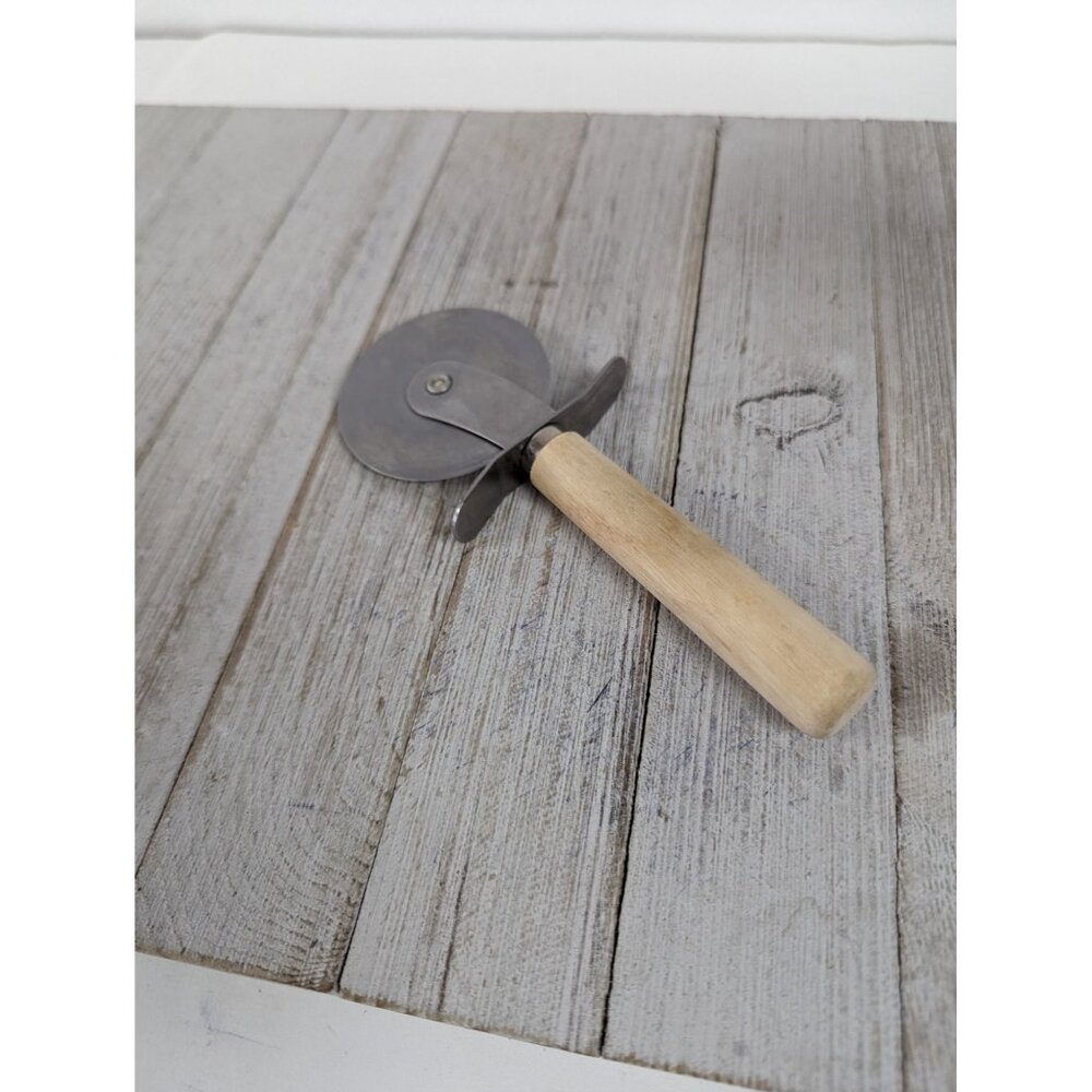 Sassafras Pizza Cutter Blade 2 3/8" Diameter 7" Stainless Steel Wood handle